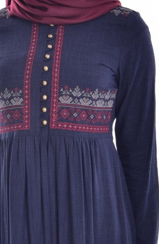فستان بتصميم مطرز مع ازرار  1675-01