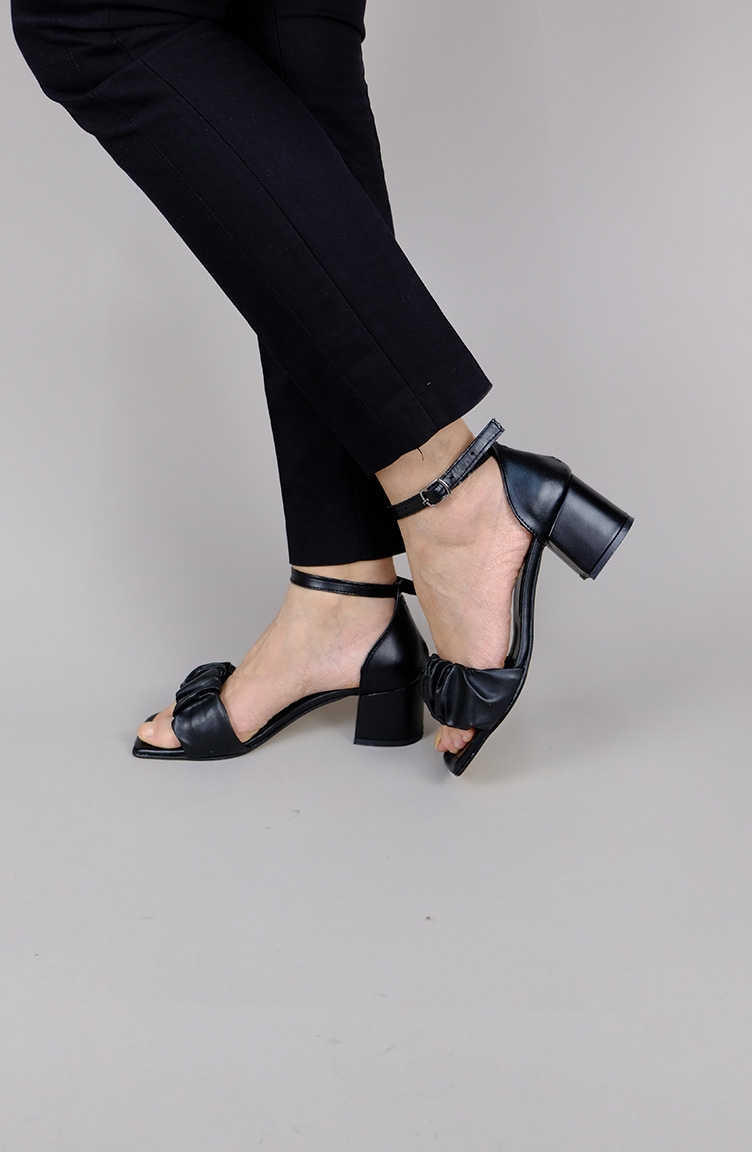 Kemerli Büzgü Detaylı Topuklu Ayakkabı zn20350-01 Siyah | Sefamerve