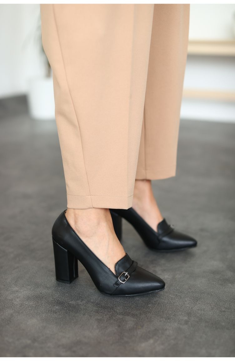 Lucero Kadın Topuklu Ayakkabı ZN22190RK01-01 Siyah | Sefamerve