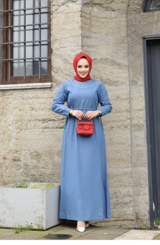 Hijab-Kleid Aus Hellem Denim Mit Perlendetail Und Perlendetail 368